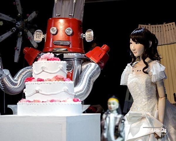 «Факты. Интернет-news»: первая в истории свадьба роботов, очки виртуальной реальности на МКС и летающий скейтборд
