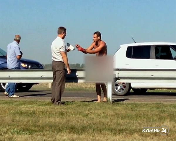 «Факты 24»: голый мужчина остановил движение на трассе под Краснодаром, за девушкой из Краснодара «охотятся» родственники