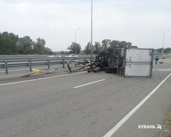«Факты. Происшествия»: на Кубани в ДТП перевернулись две машины, в Новороссийске в море пропали три дайвера