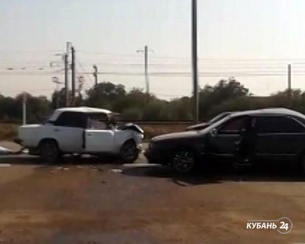 «Факты. Происшествия»: смертельная авария в Усть-Лабинском районе, краснодарцев задержали за продажу наркотиков