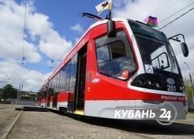 Трехсекционный трамвай в Краснодаре