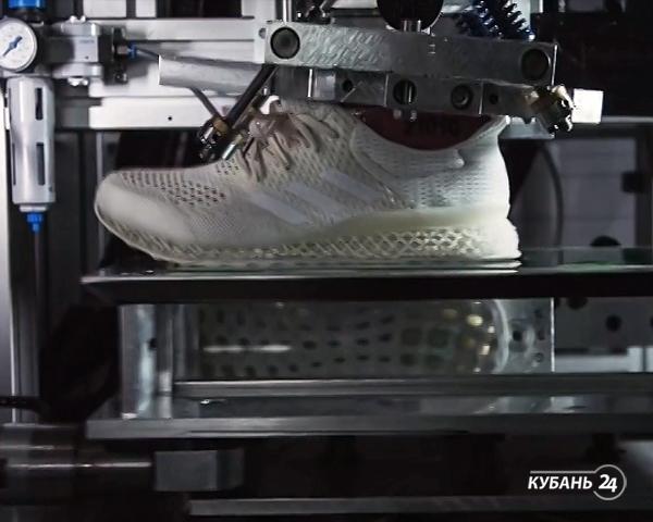 «Факты. Интернет-news»: Интернет-образование могут приравнять к очному, Adidas и Nike будут печатать обувь на 3D-принтере, гаджет превращает предметы в музыкальные инструменты