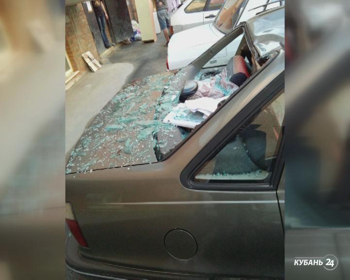 «Факты. Происшествия»: под Армавиром произошли ДТП, краснодарская студентка упала с балкона на машину