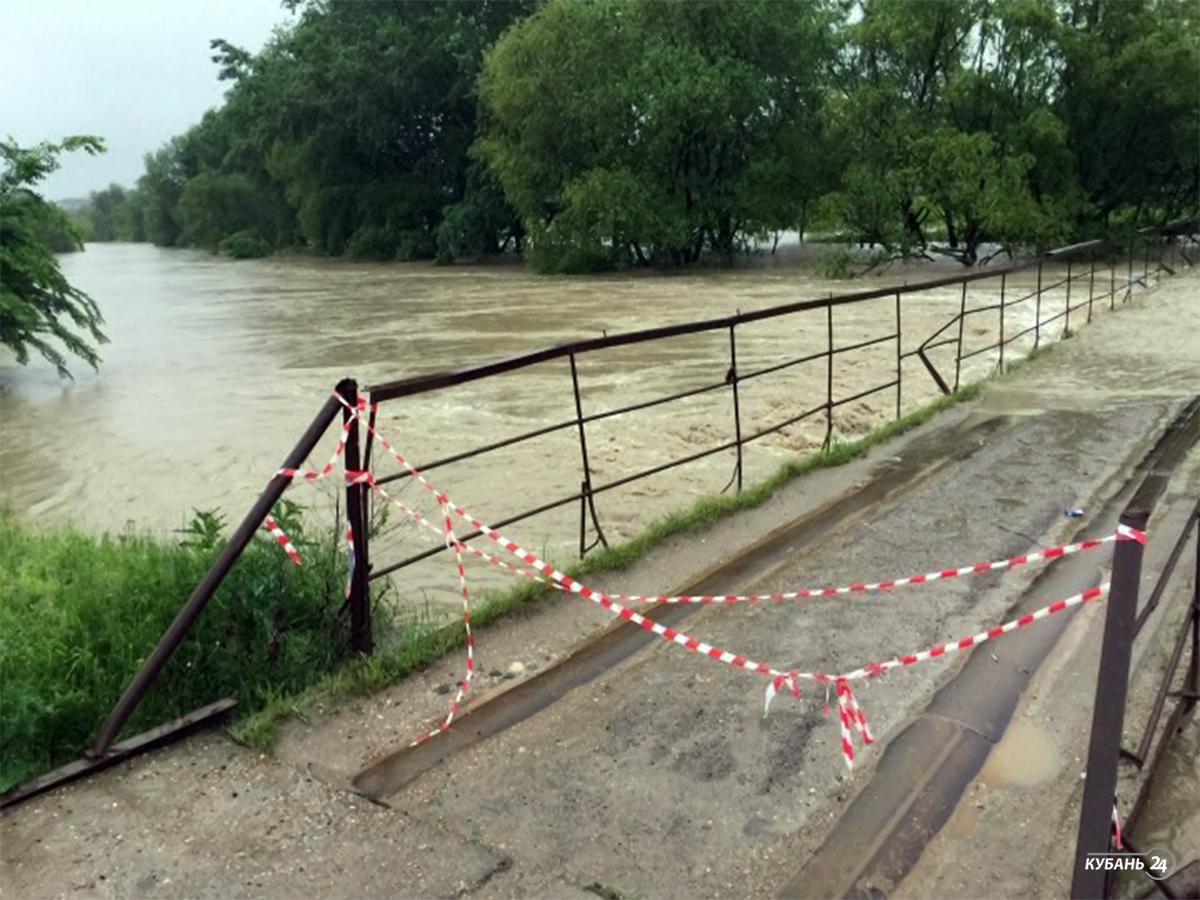 «Факты 24»: на Кубани объявили штормовое предупреждение, в Крымском районе обнаружили тело пропавшей школьницы