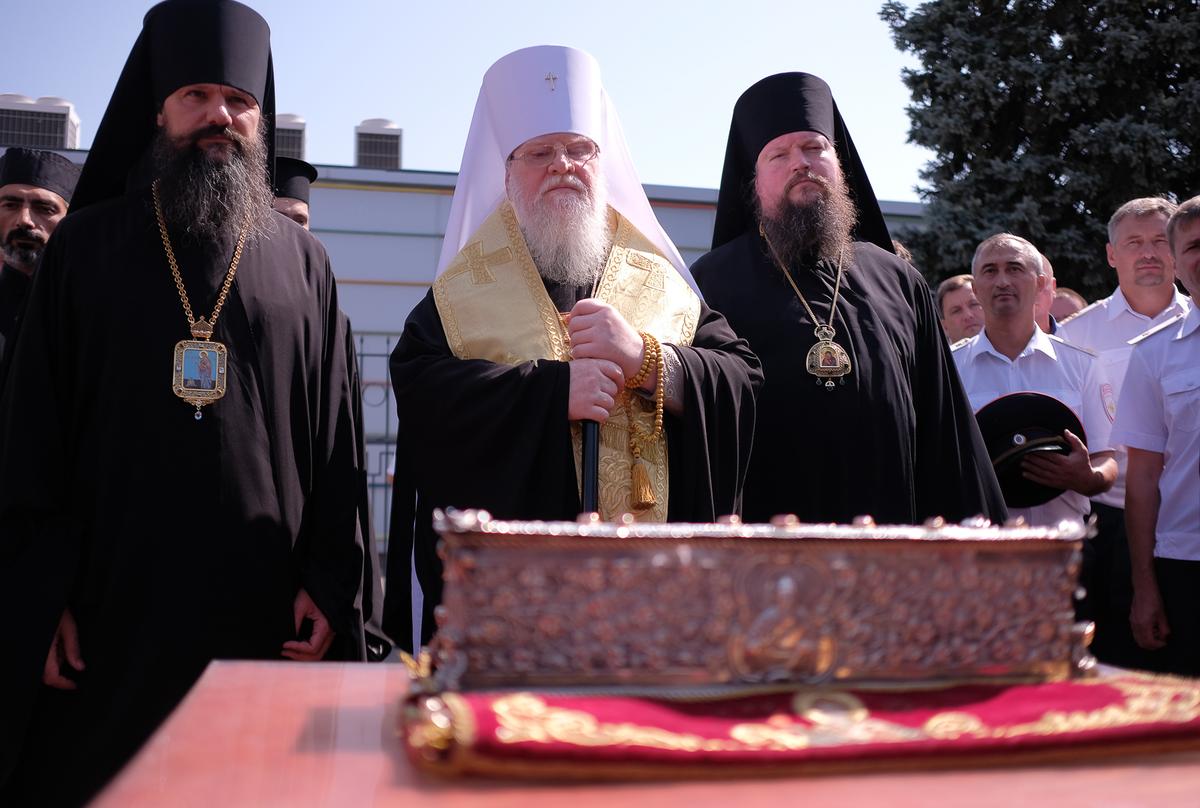 «Факты 24»: на Кубань привезли мощи святителя Спиридона Тримифунтского, во всех школах Краснодарского края усилены меры безопасности