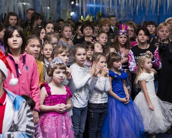 На краевую елку в Краснодар приехали более тысячи кубанских детей
