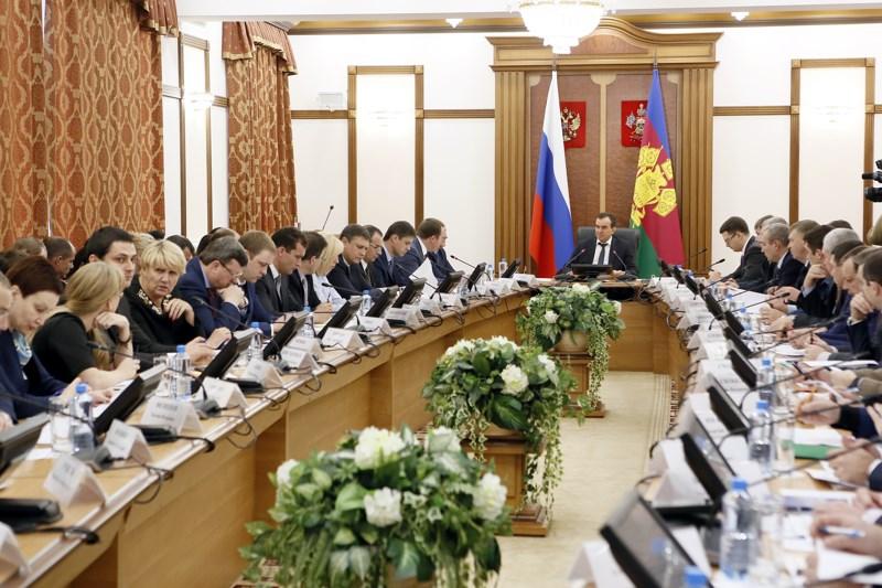 Кондратьев провел заседание оргкомитета по подготовке к ЧМ-2018