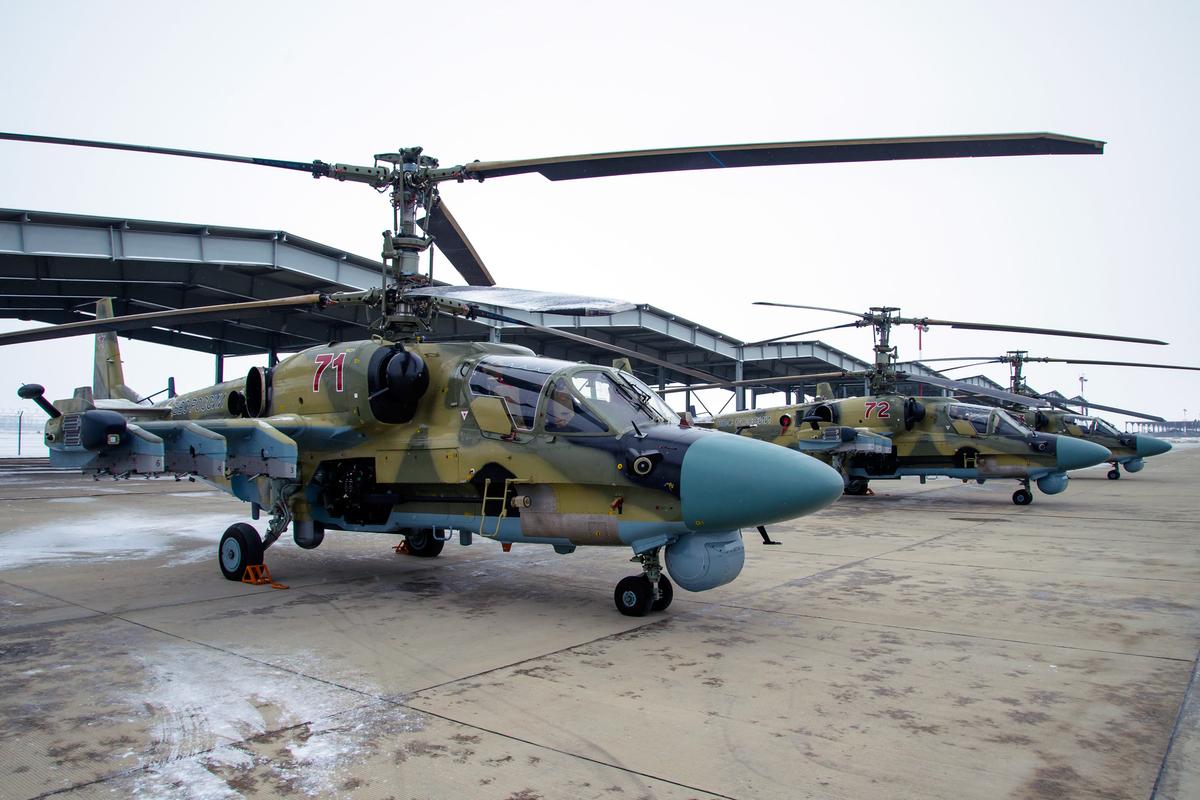 На вооружение авиабазы в Кореновске поступила партия новых вертолетов Ка-52