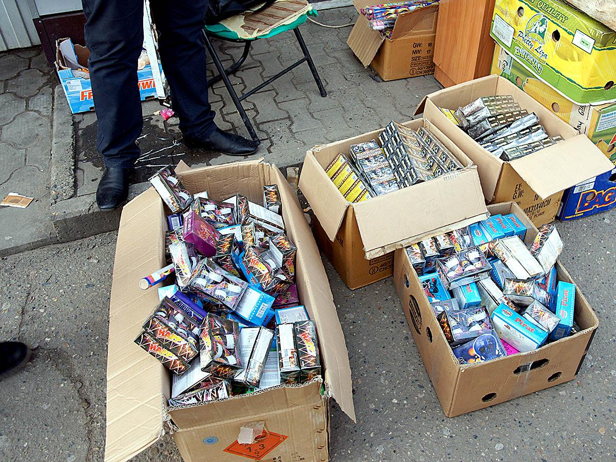 Полицейские Кубани проверят торговые точки с пиротехникой и елями
