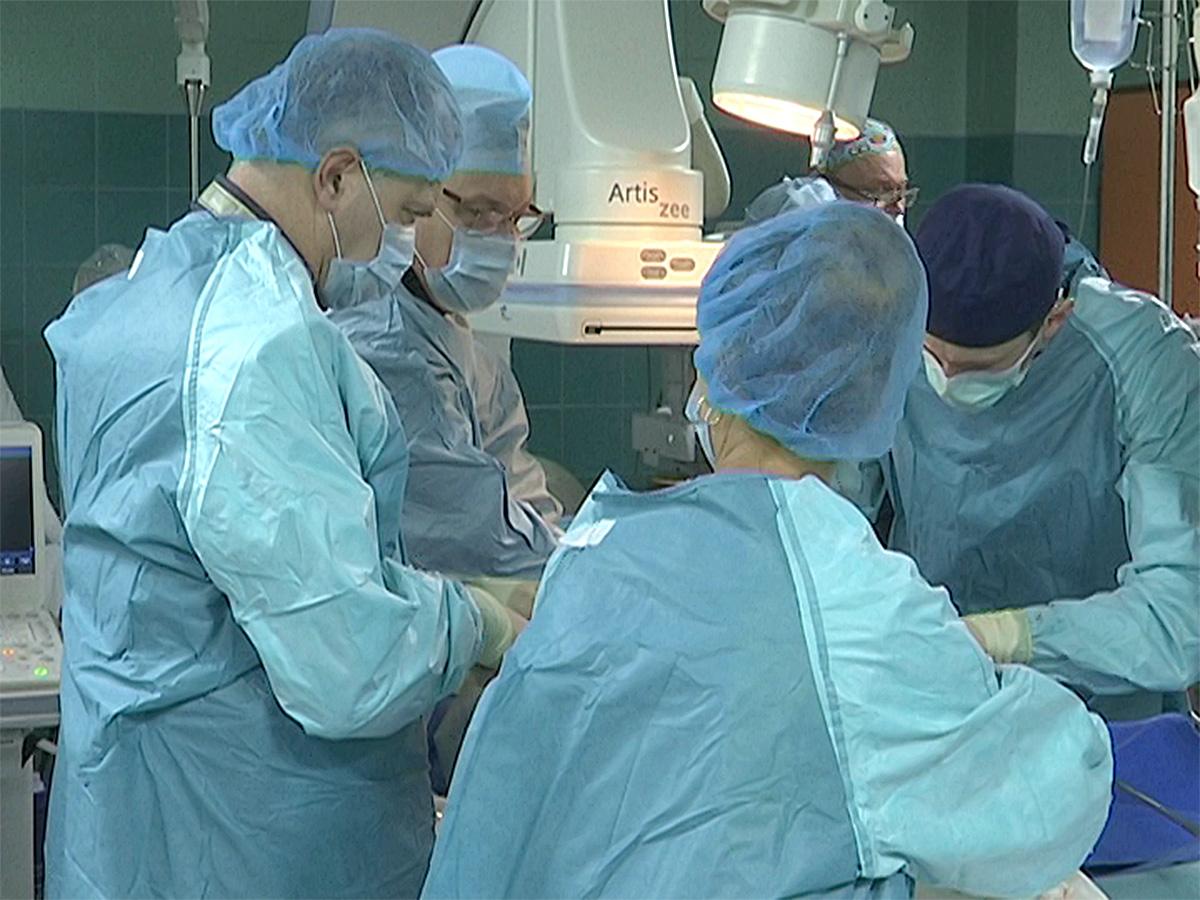 Краснодарские хирурги провели операции на сердце с использованием имплантатов нового поколения