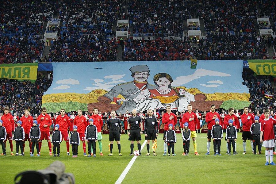 На обновленном стадионе «Фишт» в Сочи прошел первый футбольный матч