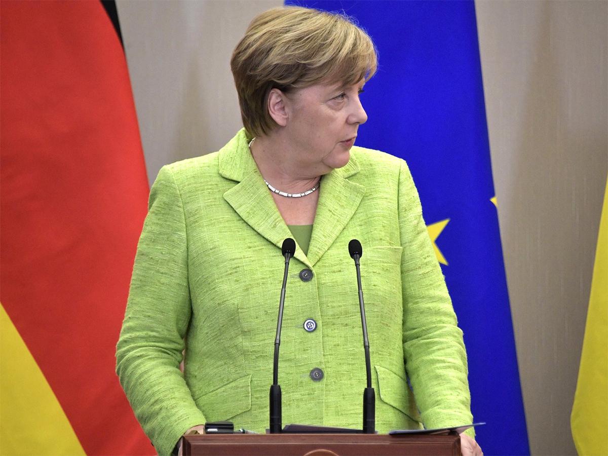 Путин и Меркель обсудили ситуацию на Украине