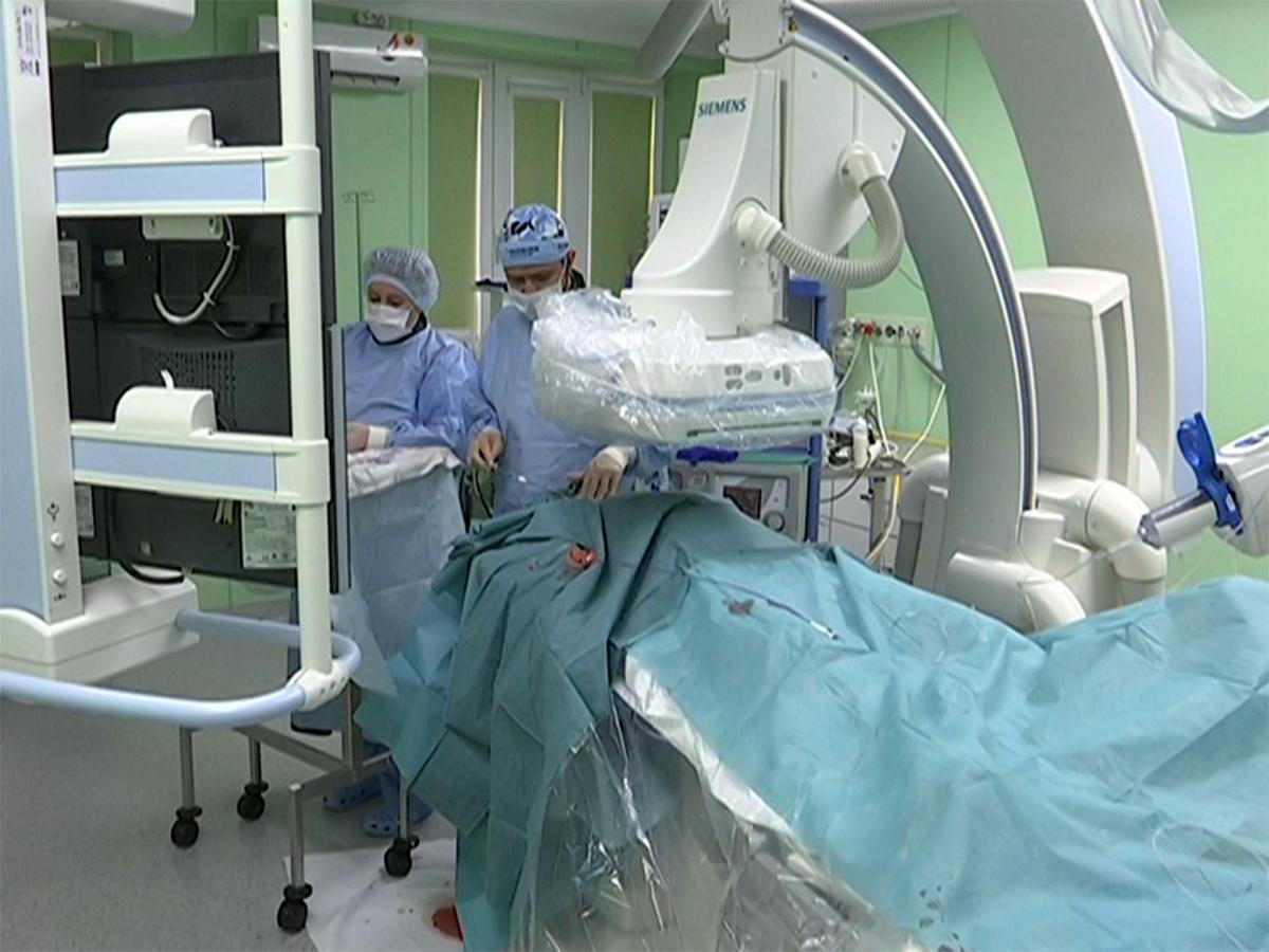 В Краевой клинической больнице № 2 провели операцию по стенированию варикозных вен