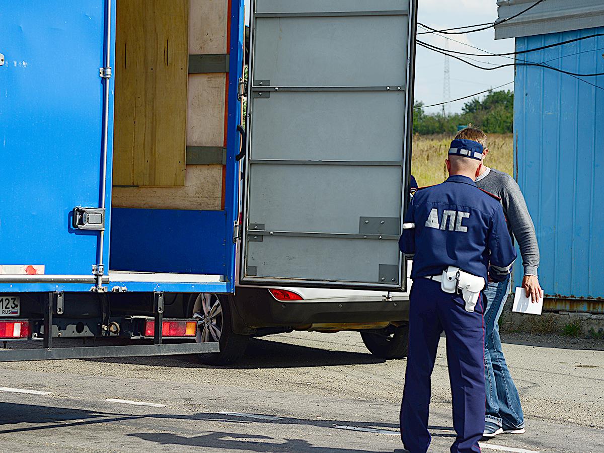 На Кубани сотрудники ГИБДД провели рейд по выявлению нарушителей на грузовиках