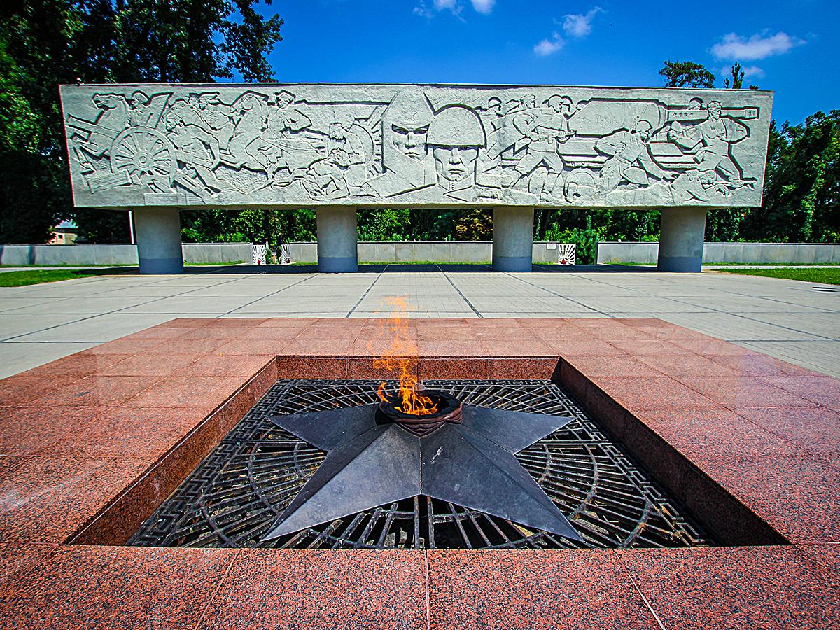 Мемориальному комплексу «Вечный огонь» в Краснодаре исполнилось 50 лет