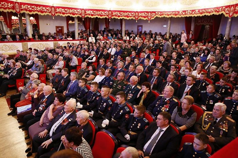 В краснодарской филармонии чествовали ветеранов войны, которые освободили Кубань