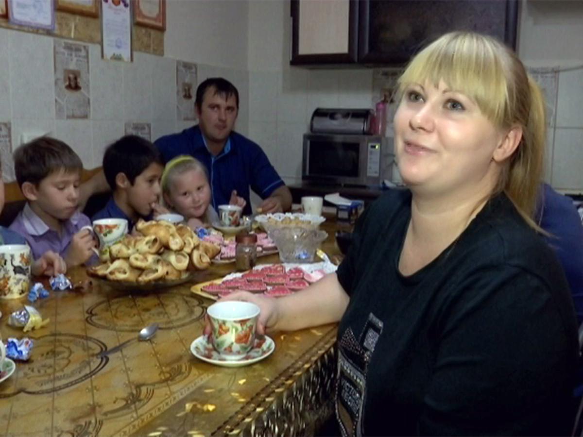 Многодетная семья из Курганинска отпразднует День матери