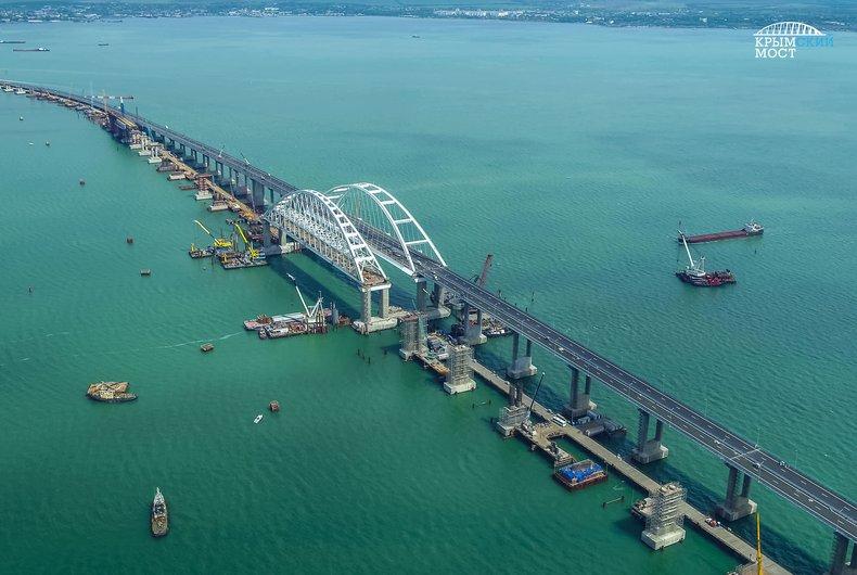 Как стартовало движение автотранспорта по Крымскому мосту