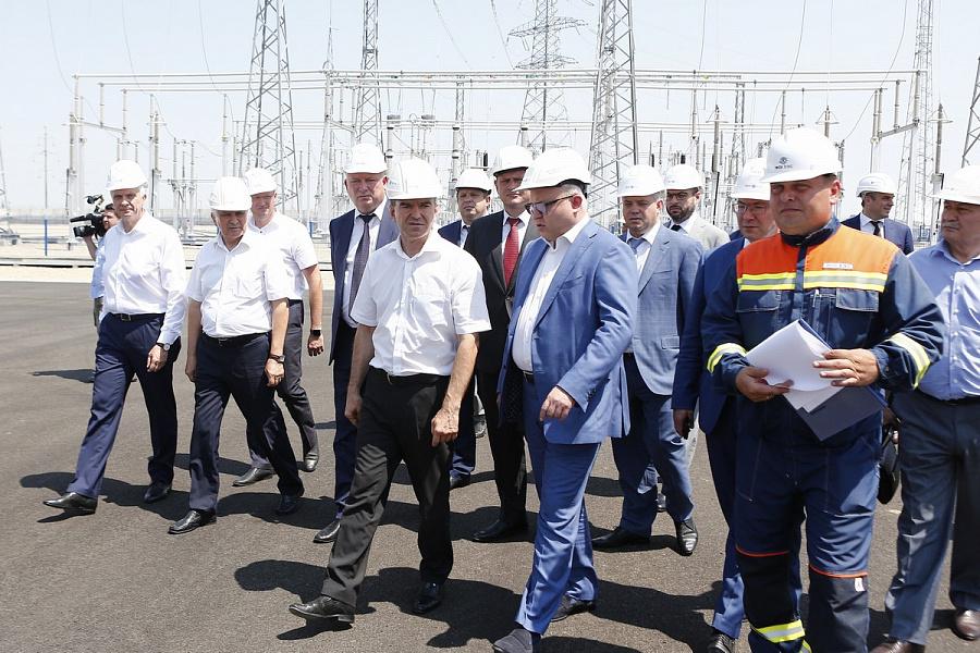 Кондратьев побывал в Усть-Лабинске на запуске новой энергоподстанции