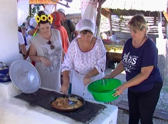 На фестивале в «Атамани» съели больше 5 тыс. пирожков