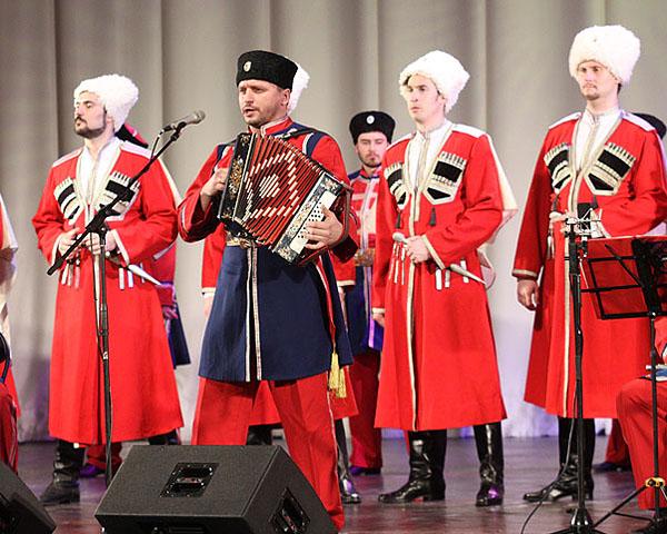 Кубанский казачий хор представил в Краснодаре новую программу