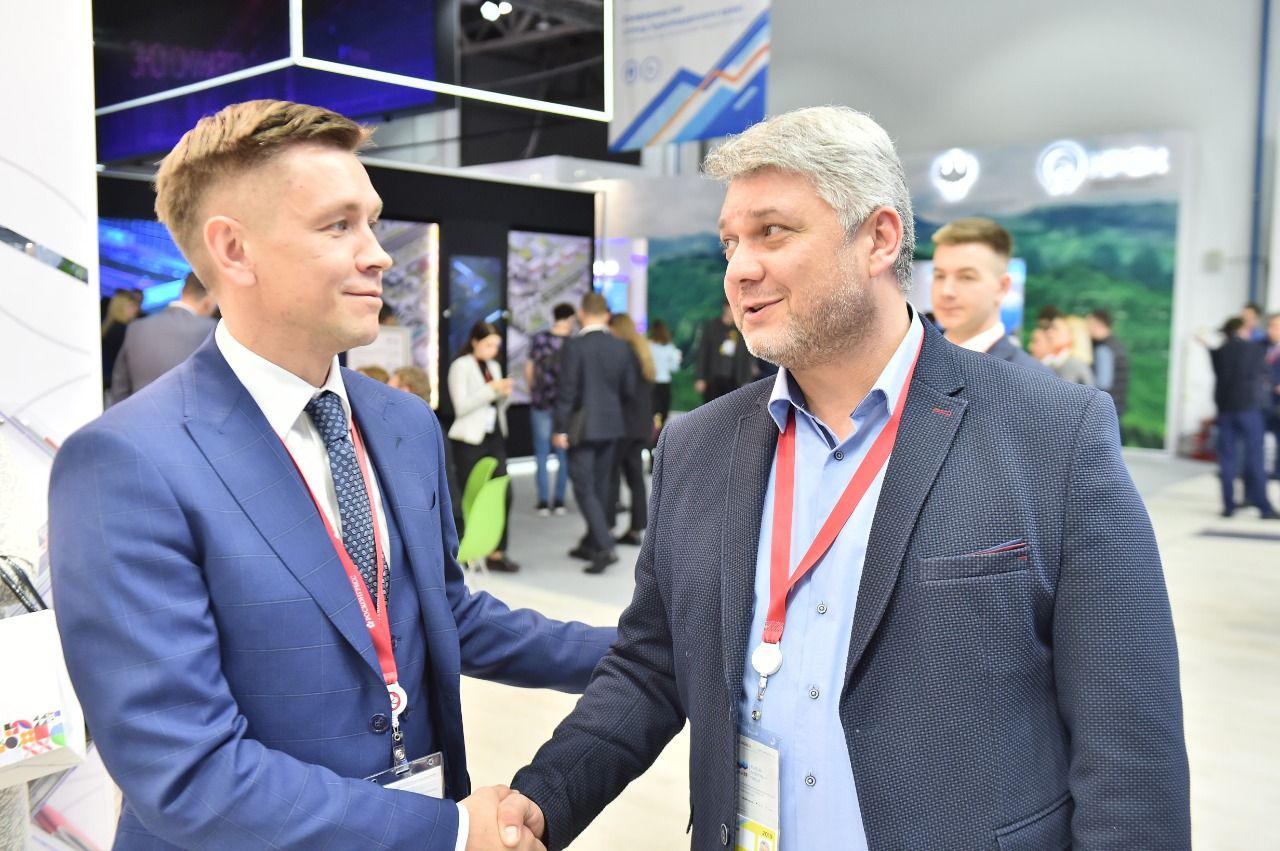 Министр связи РФ Константин Носков посетил выездную студию «Кубань 24» на РИФ-2019