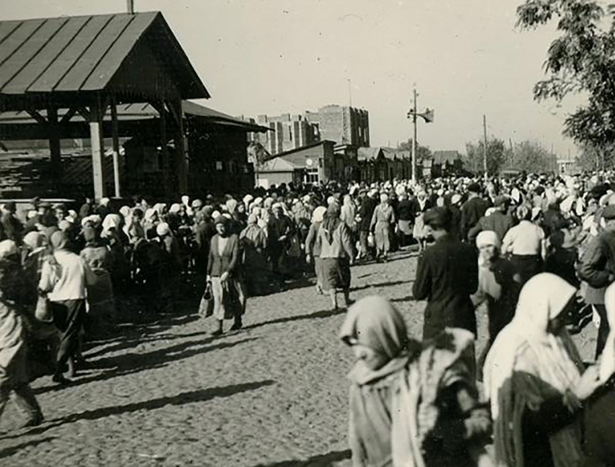 Оккупация краснодарского. Краснодар Сенной рынок 1942. Оккупация Краснодара 1942.