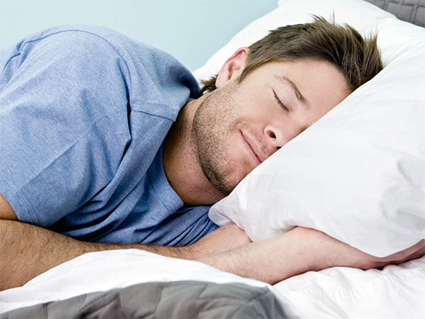 Ученые развеяли три мифа о здоровом сне