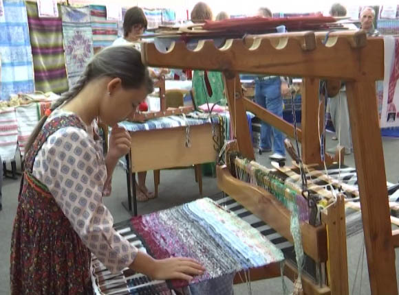 Рушники, пояса и скатерти: в Ейске стартовал ткацкий фестиваль