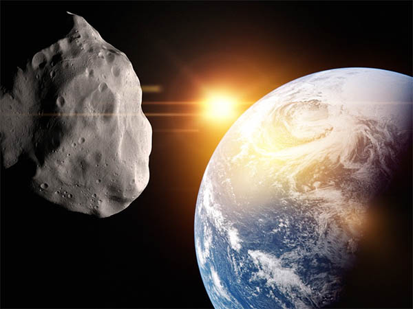 Гости из космоса: к Земле летят четыре астероида