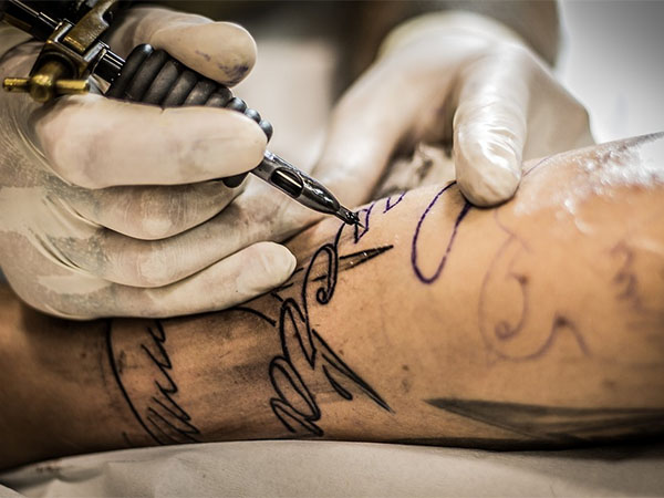 Лайфхаки: как правильно ухаживать за свежей татуировкой