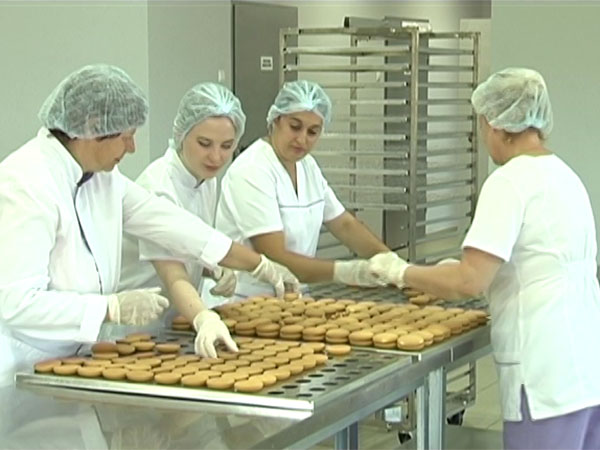 В Динском районе открыли кондитерский цех по производству печенья