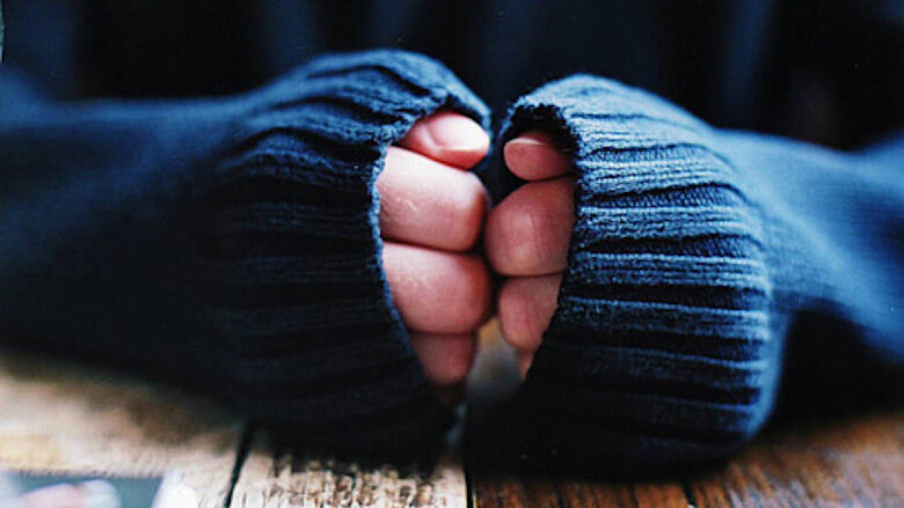 Холодные руки и ноги: причины, лечение