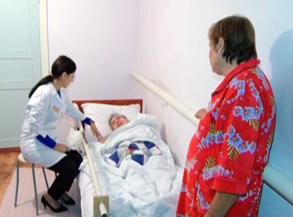 В Лабинском районе пожилых людей обследовали врачи краевого госпиталя ветеранов
