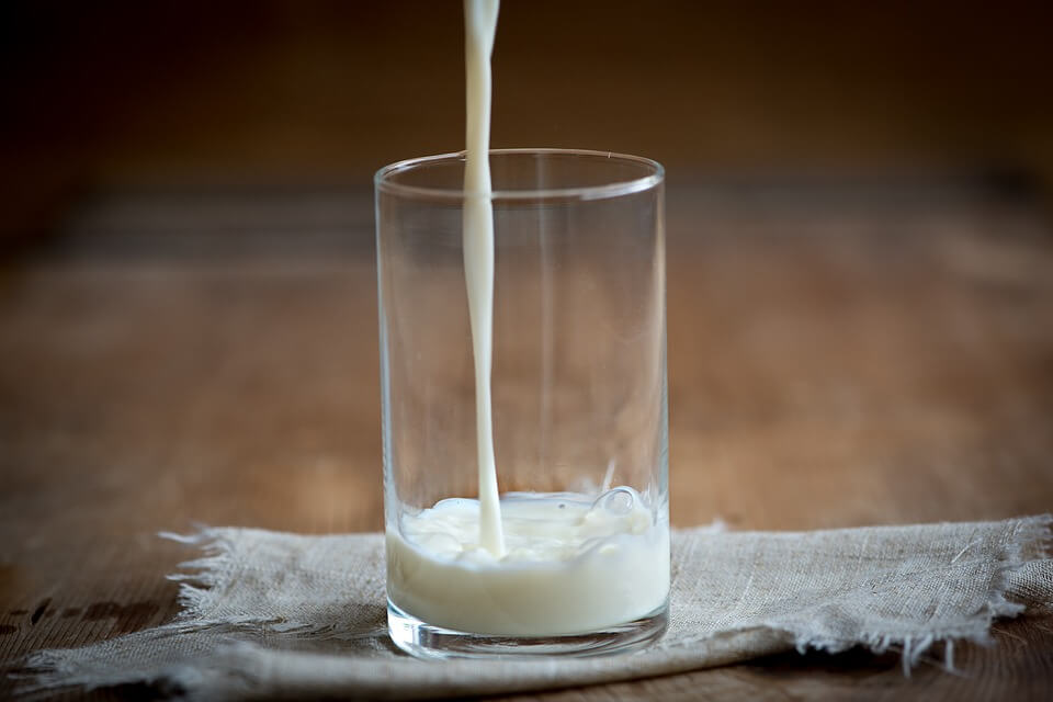 Ученые рассказали, какое молоко продлевает жизнь, а какое — укорачивает.
