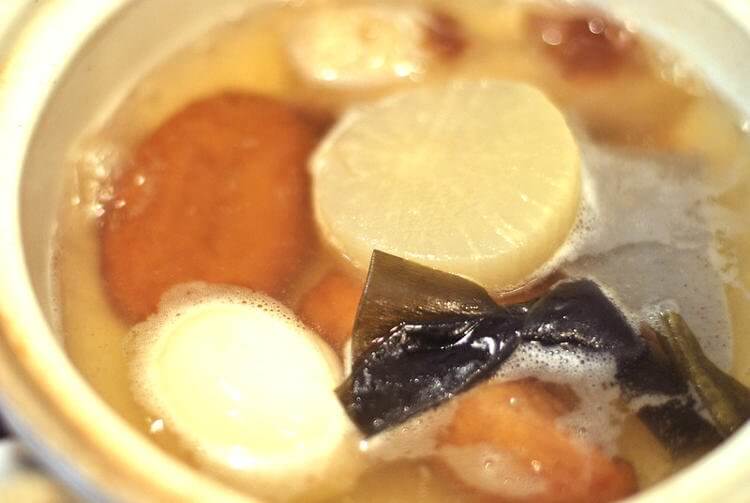 Японский ресторан кормит посетителей супом, которому уже 74 года