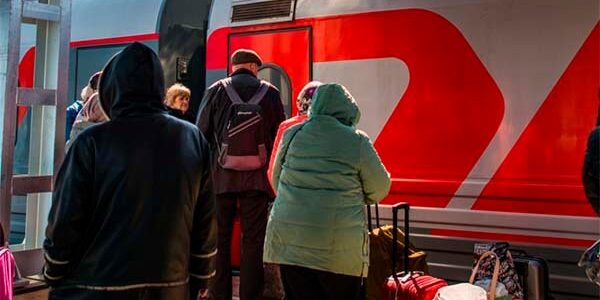 Алкоголь, маска, беруши: что российские туристы берут с собой в поезд