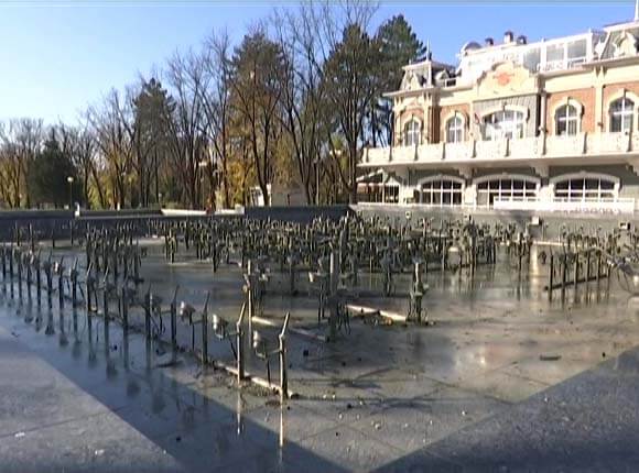 Как в Краснодаре консервируют фонтаны на зиму
