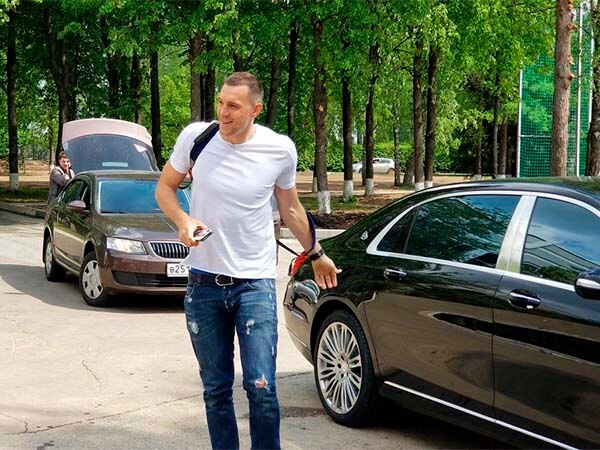 Транспортный налог в 250 тысяч: что в гаражах у спортивных звезд России