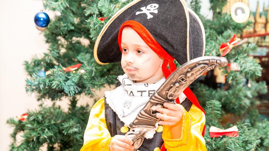 Пираты и принцессы: кем будут дети на российских утренниках