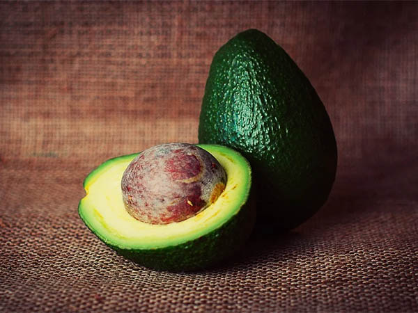 Польза от авокадо: кому этот фрукт стоит есть ежедневно