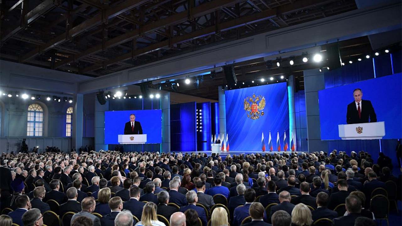 Путин: благополучную Россию сможем построить только при уважении к мнению людей