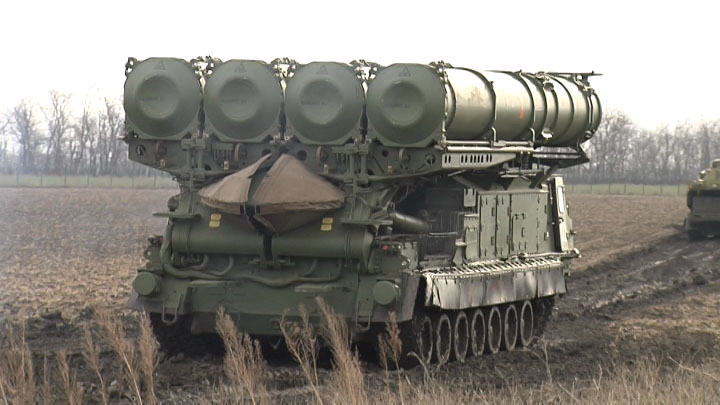 В Кореновском районе на учениях впервые показали ракетный комплекс С-300В4