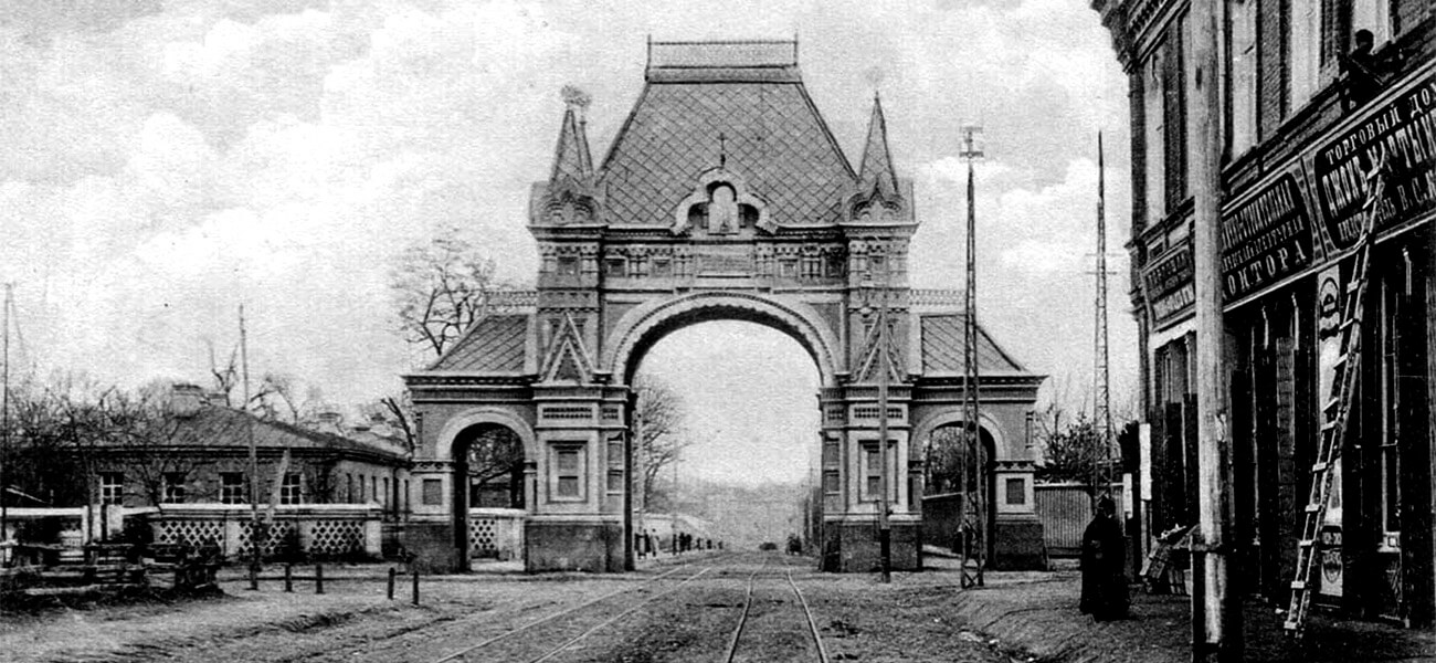Память в камне: Александровская триумфальная арка в Краснодаре