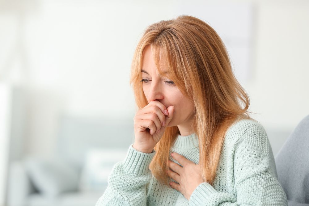 Тревожный симптом: какой кашель указывает на рак легких?