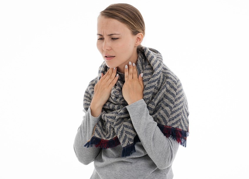 Врач: хриплый голос может быть симптомом рака гортани