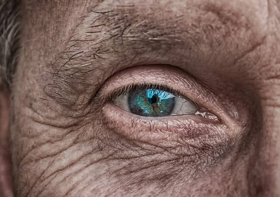На лице написано: по глазам можно определить возникновение рака легких