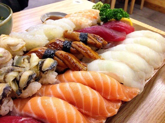 Осторожно, японская кухня! Чем могут быть опасны суши?