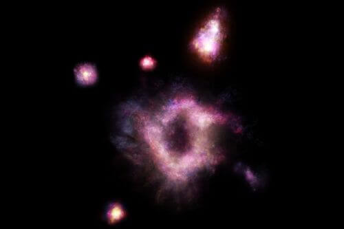 Редкое столкновение галактик: ученые обнаружили «космическое пламенное кольцо»