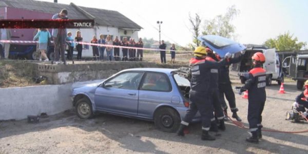 В Туапсе на учениях аварийно-спасательные отряды отработали действия при ДТП